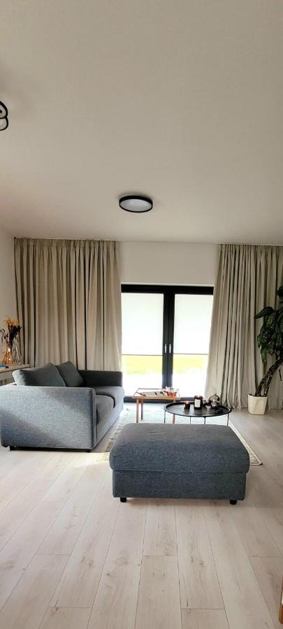Bast 17: Spacious Mandoria Stay with Parking and Terrace Lodz  Exterior photo