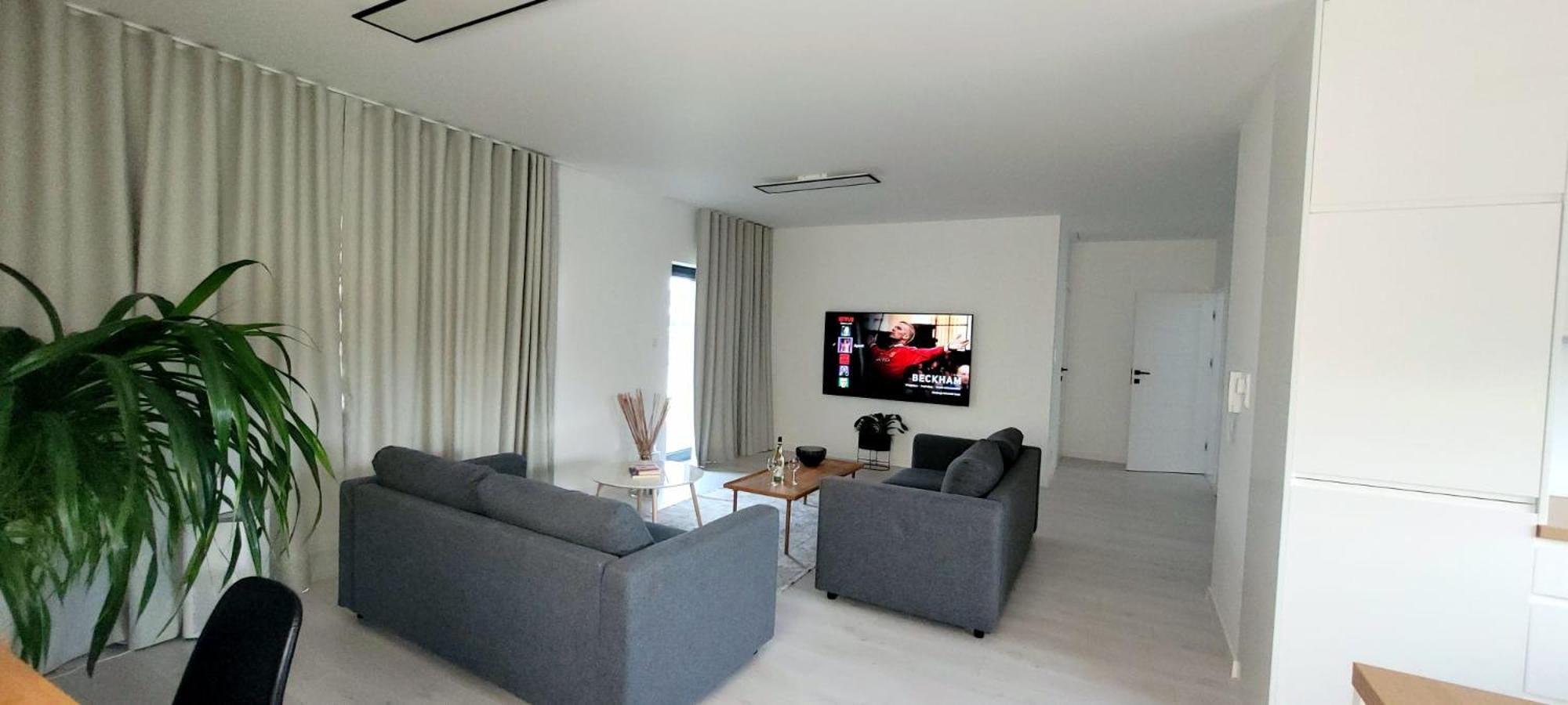 Bast 17: Spacious Mandoria Stay with Parking and Terrace Lodz  Exterior photo
