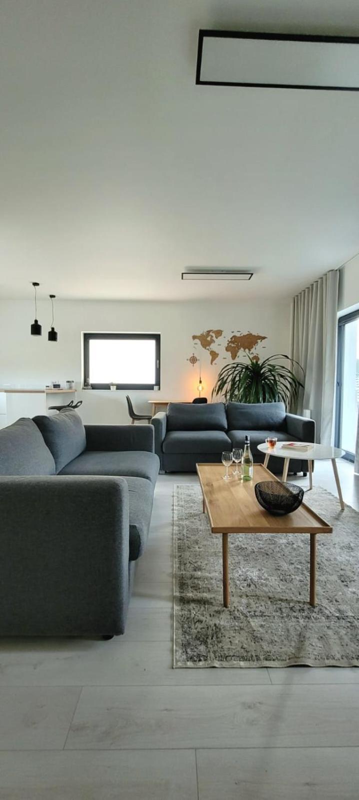 Bast 17: Spacious Mandoria Stay with Parking and Terrace Lodz  Exterior photo