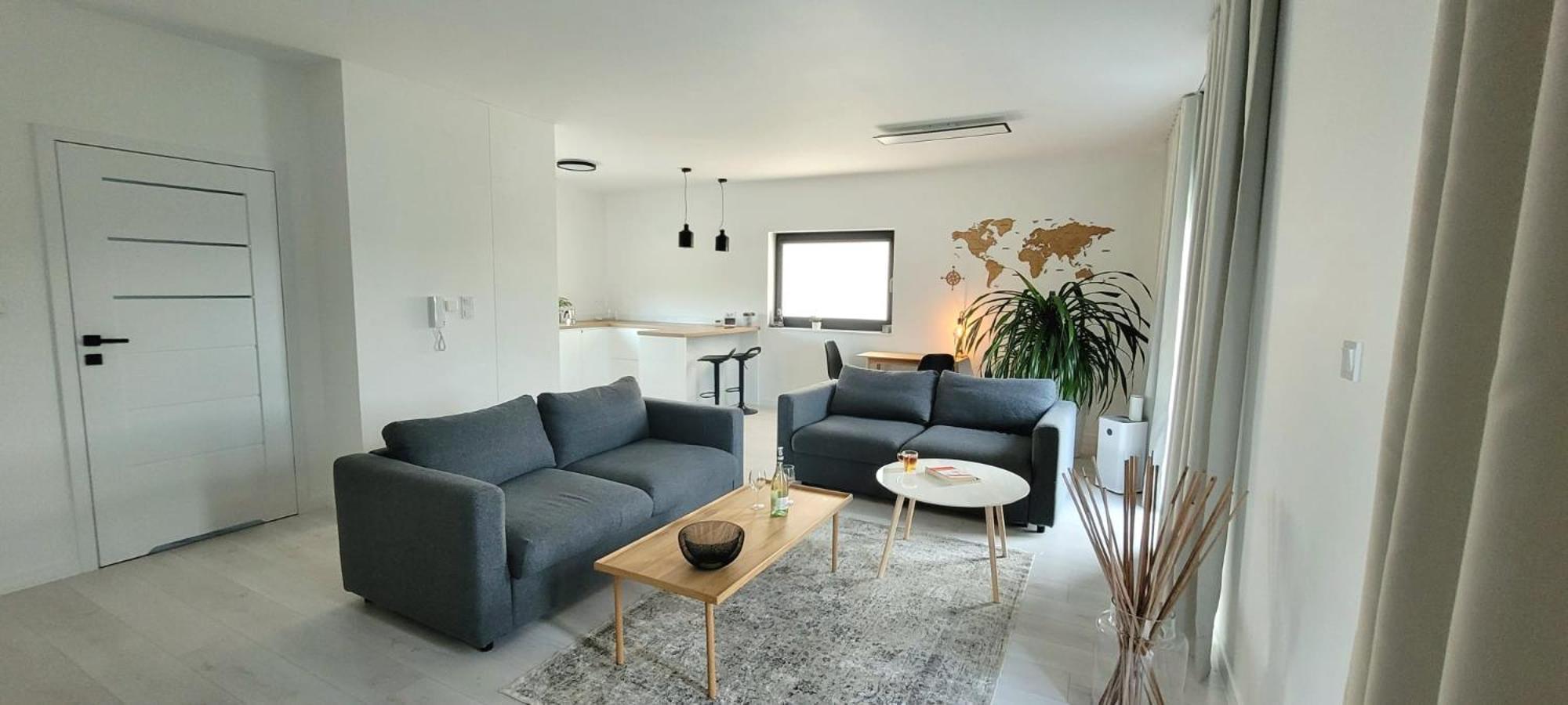 Bast 17: Spacious Mandoria Stay with Parking and Terrace Lodz  Exterior photo