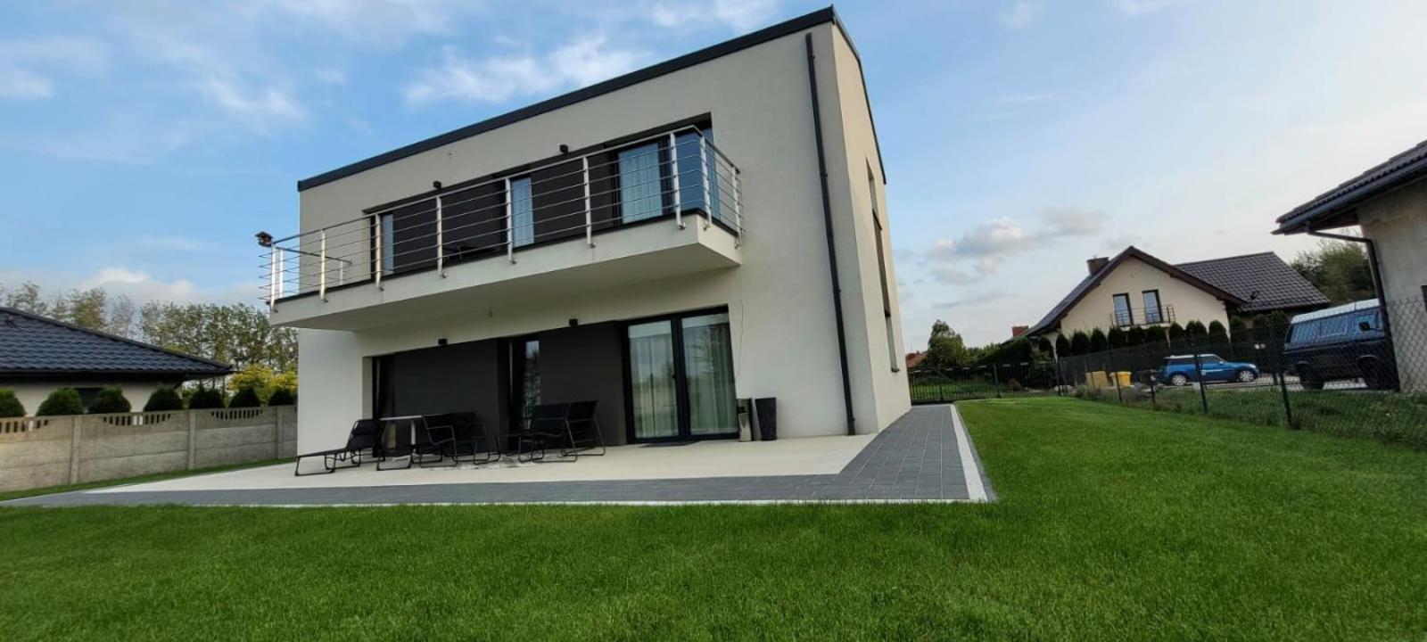Bast 17: Spacious Mandoria Stay with Parking and Terrace Lodz  Exterior photo